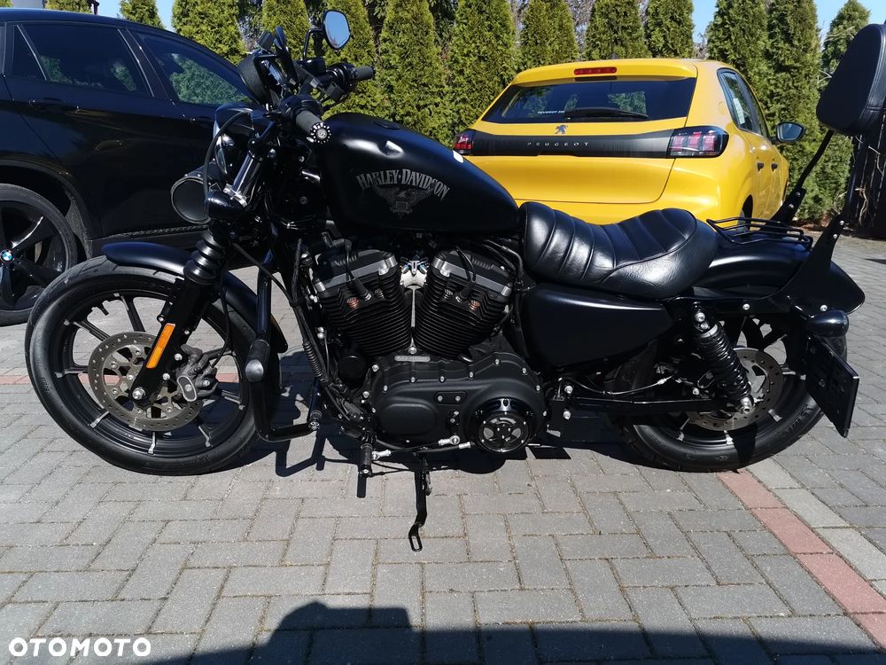 Harley-Davidson Sportster Iron 883 - 2
