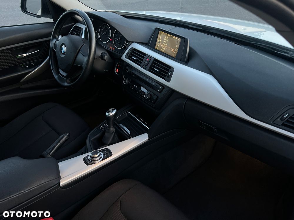 BMW Seria 3 316i Sport Line - 21