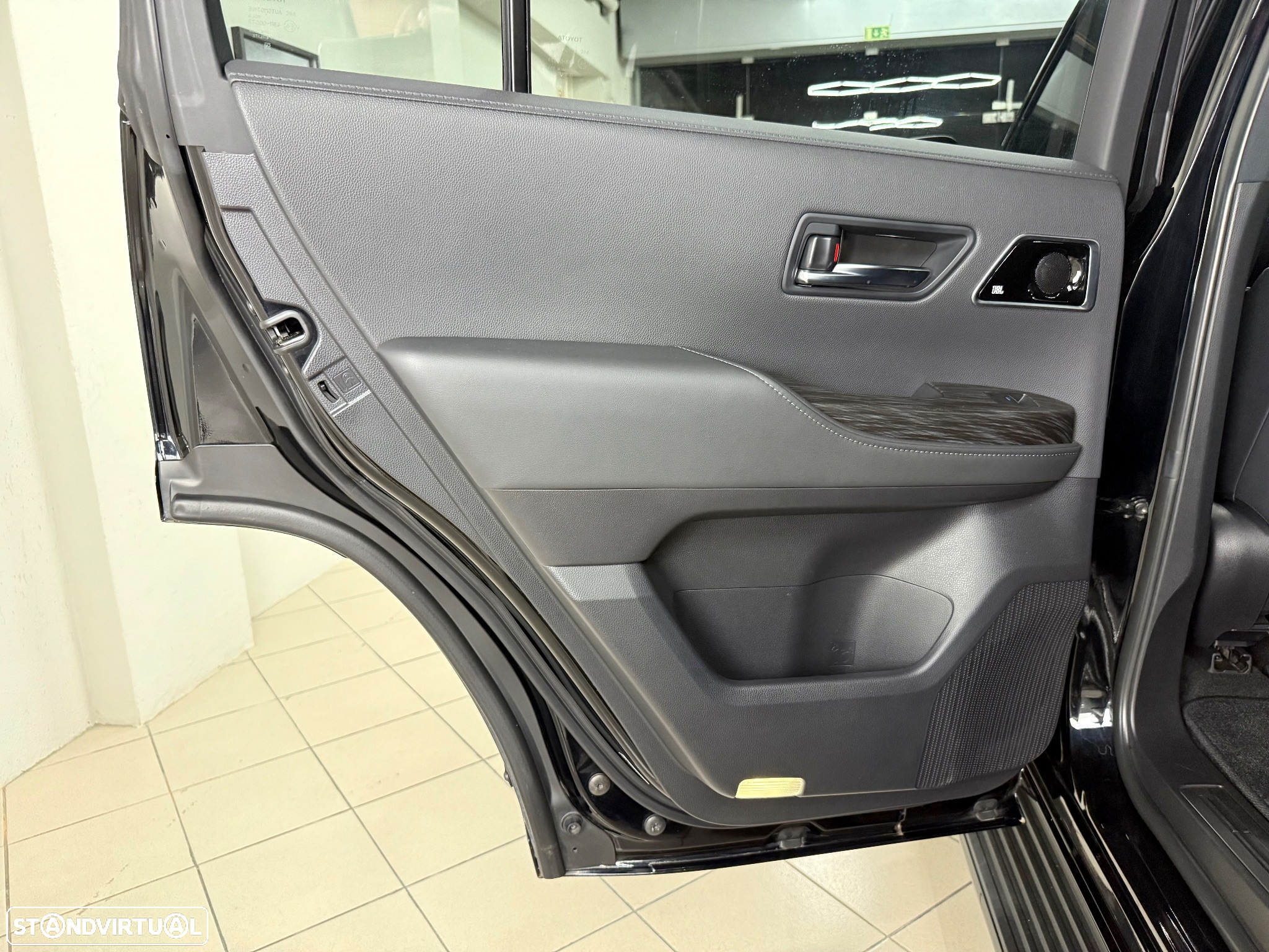 Toyota Land Cruiser - 26