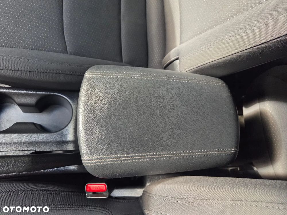 Kia Carens 1.6 GDI Business Line 7os EU6 - 21