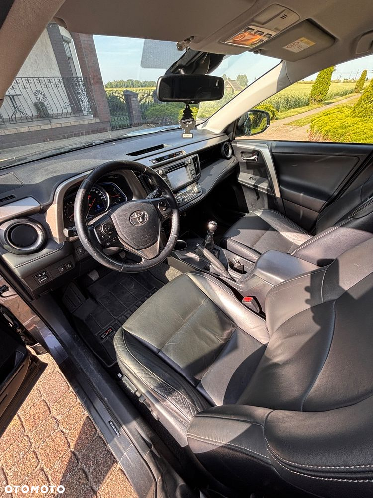 Toyota RAV4 - 7