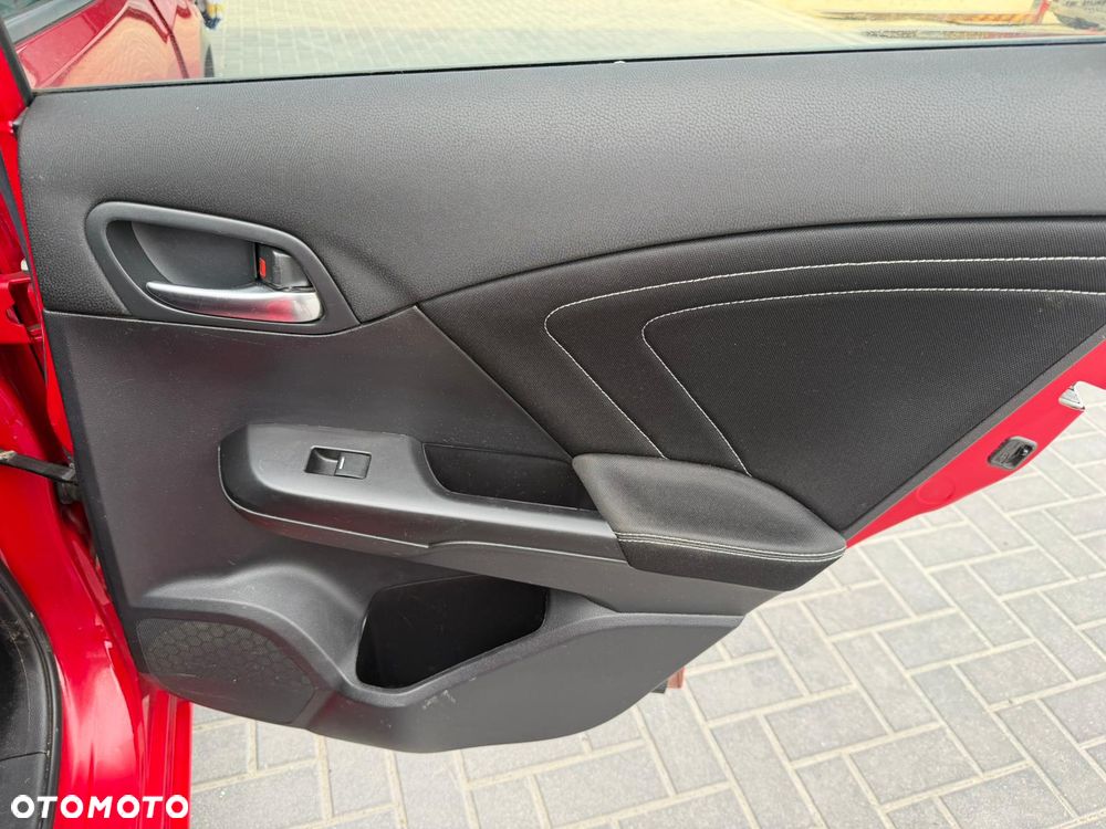 Honda Civic 1.6 i-DTEC Executive Black Edition - 19