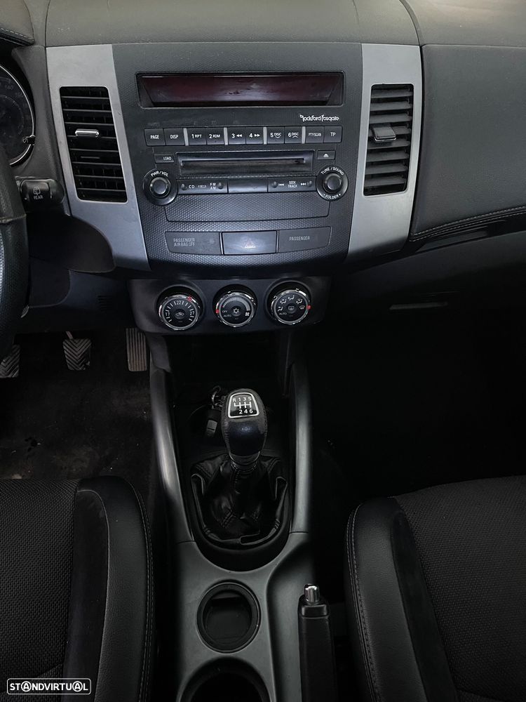 Mitsubishi Outlander 2.2 DI-D Instyle - 10