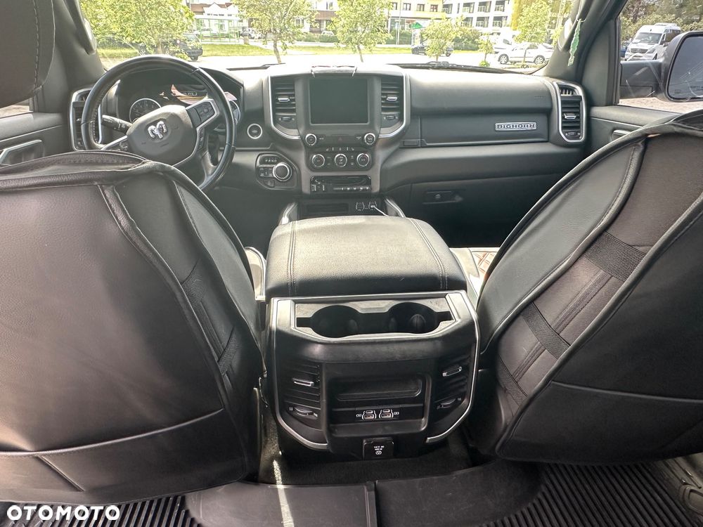 RAM 1500 Crew Cab Shortbed Bighorn - 8