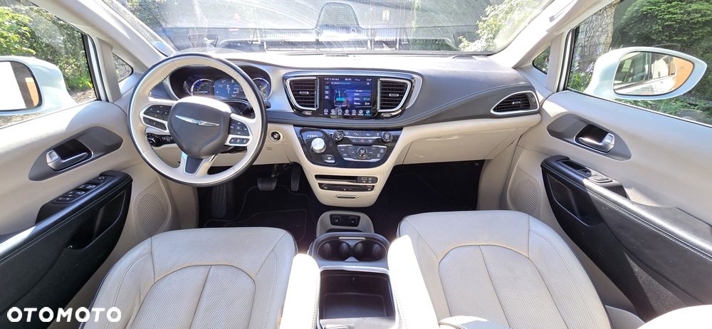Chrysler Pacifica - 21