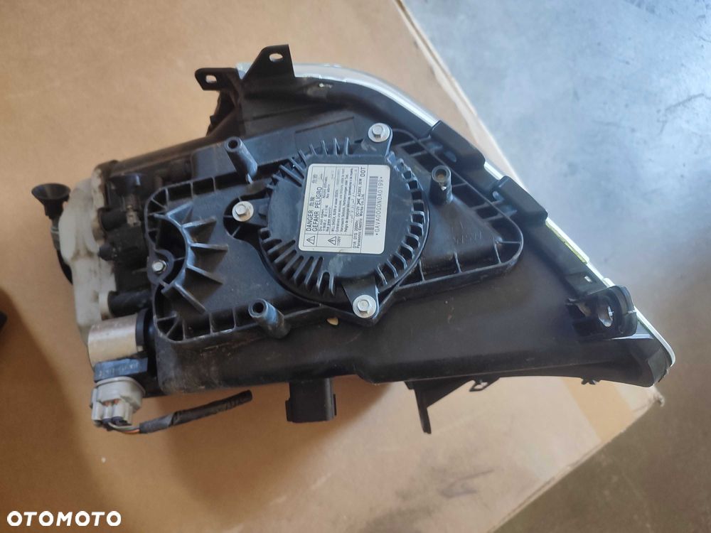 Cadillac STS reflektory przednie xenon para europa 2005-12 - 5