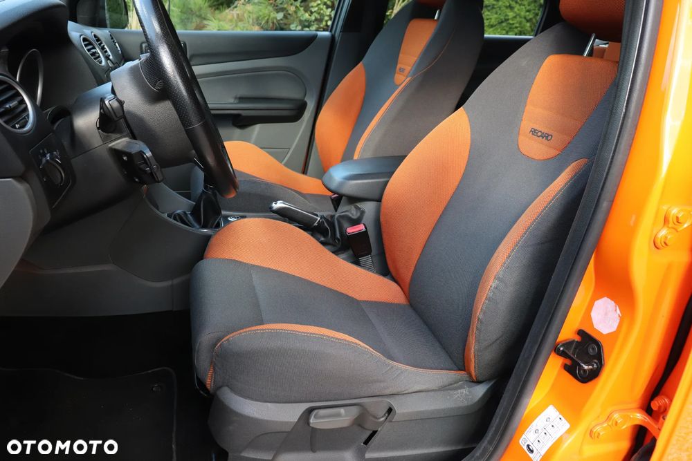 Ford Focus 2.5 ST - 17