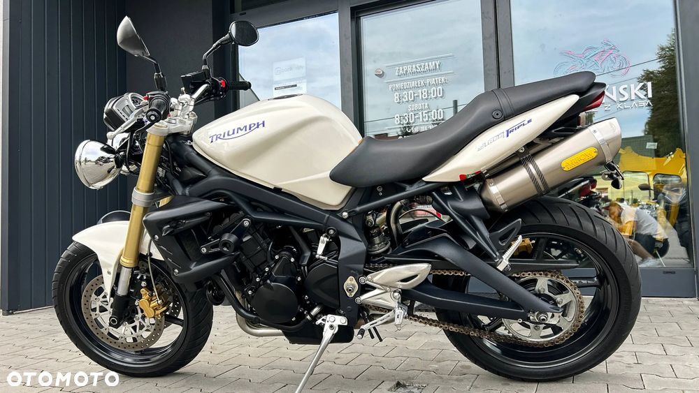 Triumph Street Triple - 9