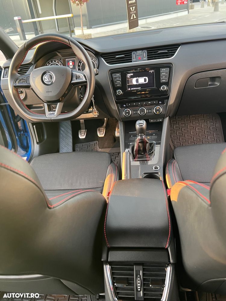 Skoda Octavia 2.0 TDI RS - 27