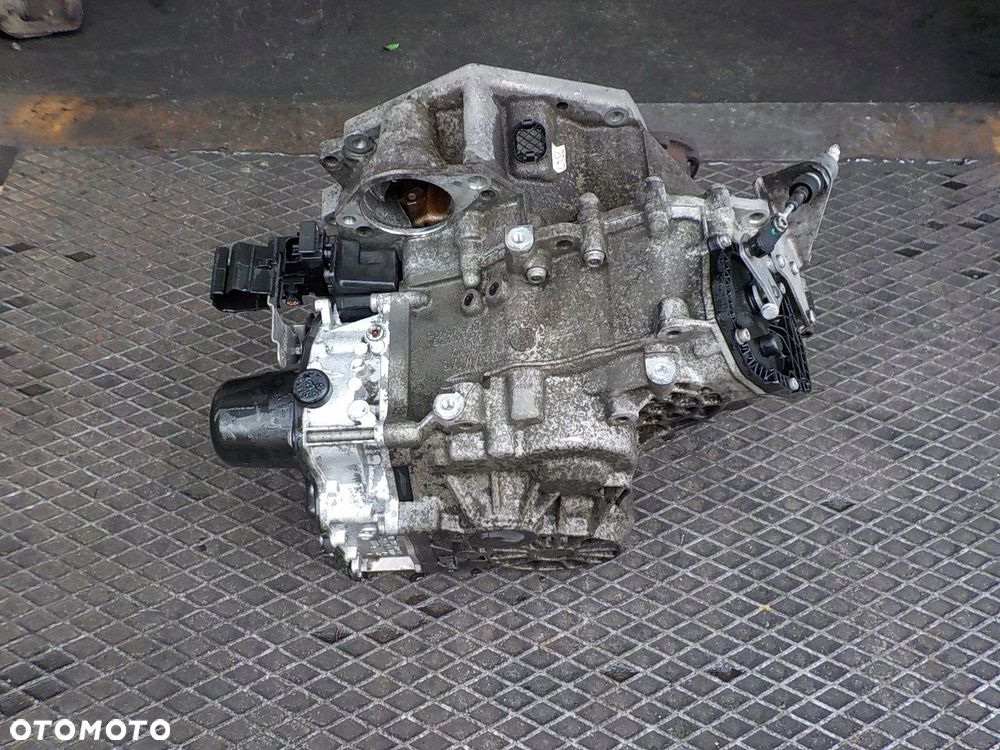 VOLKSWAGEN VW PASSAT B8 SKRZYNIA BIEGÓW DSG 1.6 TDI 0CG301103B - 1