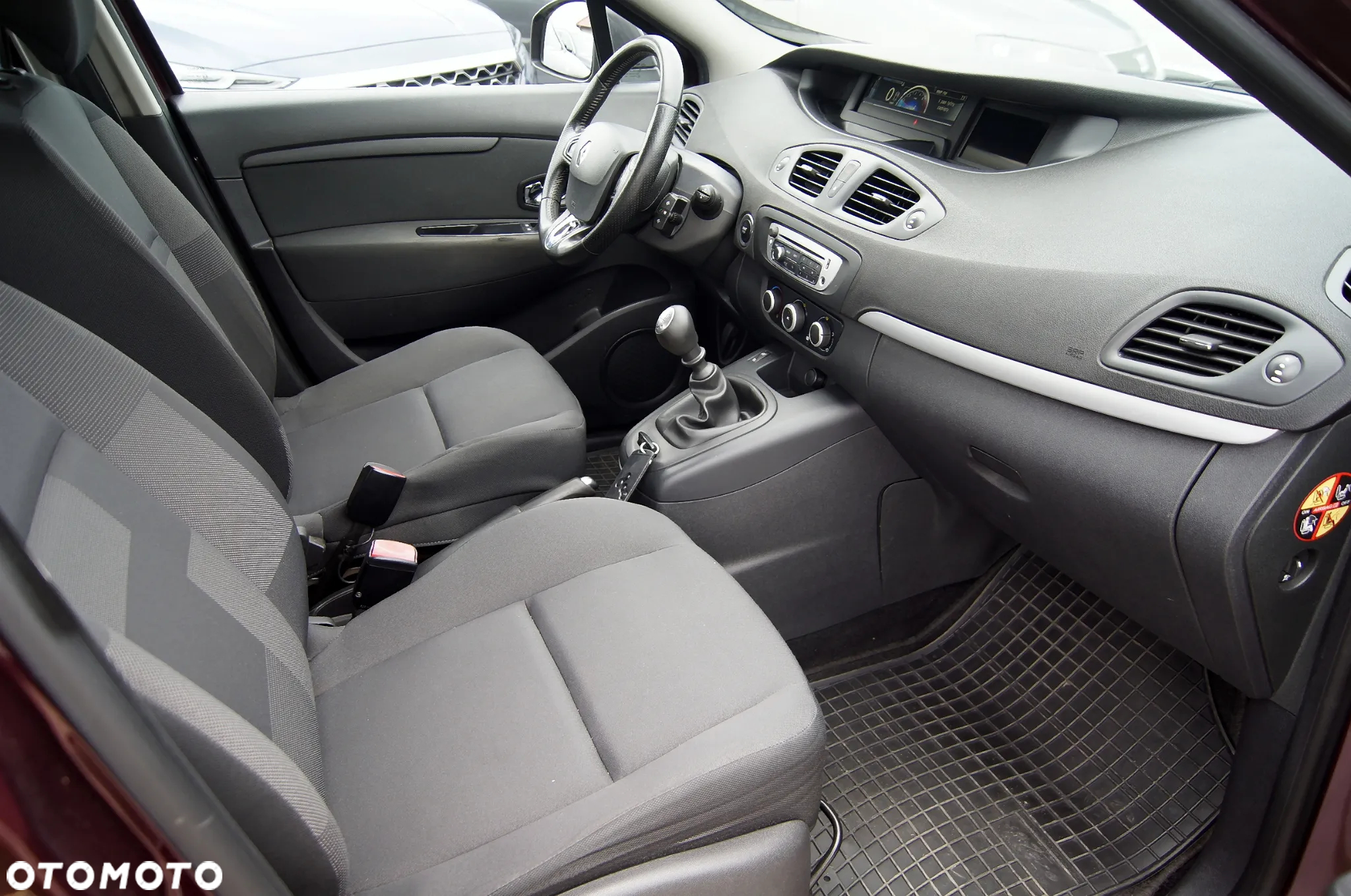 Renault Scenic 1.6 16V TomTom Edition - 16