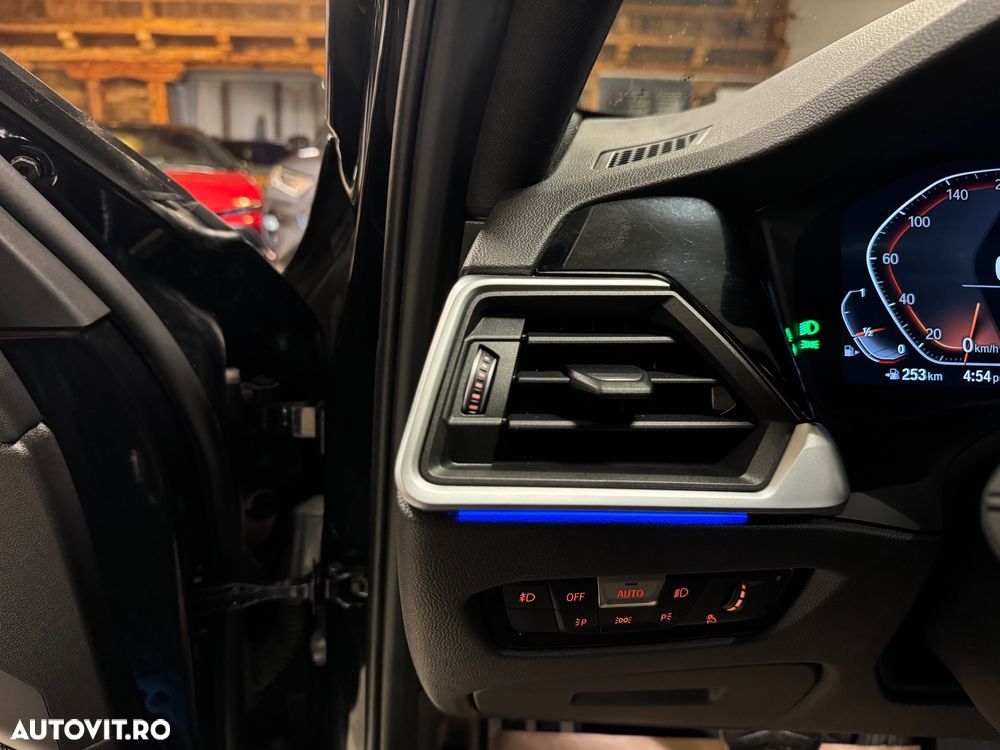 BMW Seria 3 330i xDrive AT - 15