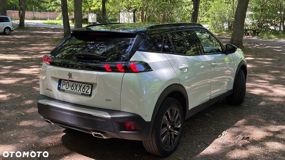 Peugeot 2008 PureTech 130 Allure S&S EAT8 - 4