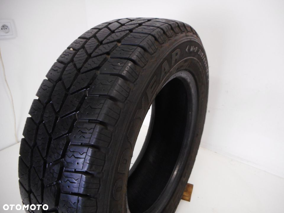 215/65 R16C GOODYEAR CARGO ULTRA GRIP - 2