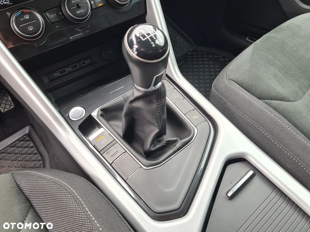 Volkswagen Tiguan - 19