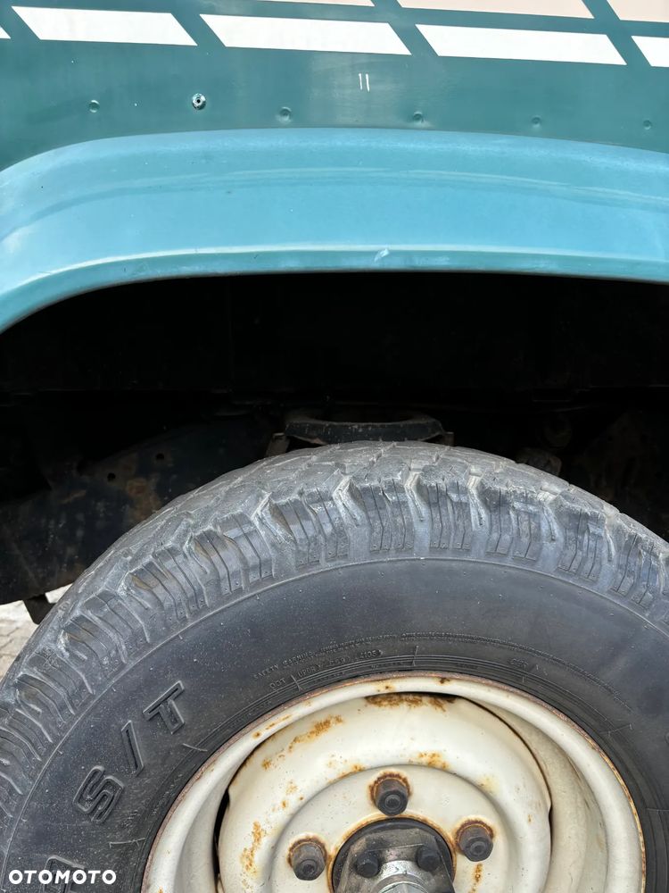 Land Rover Defender - 12