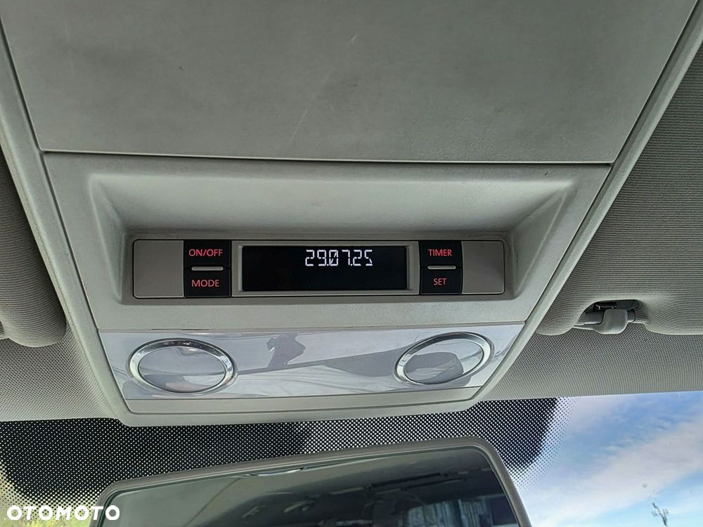 Volkswagen Multivan - 19