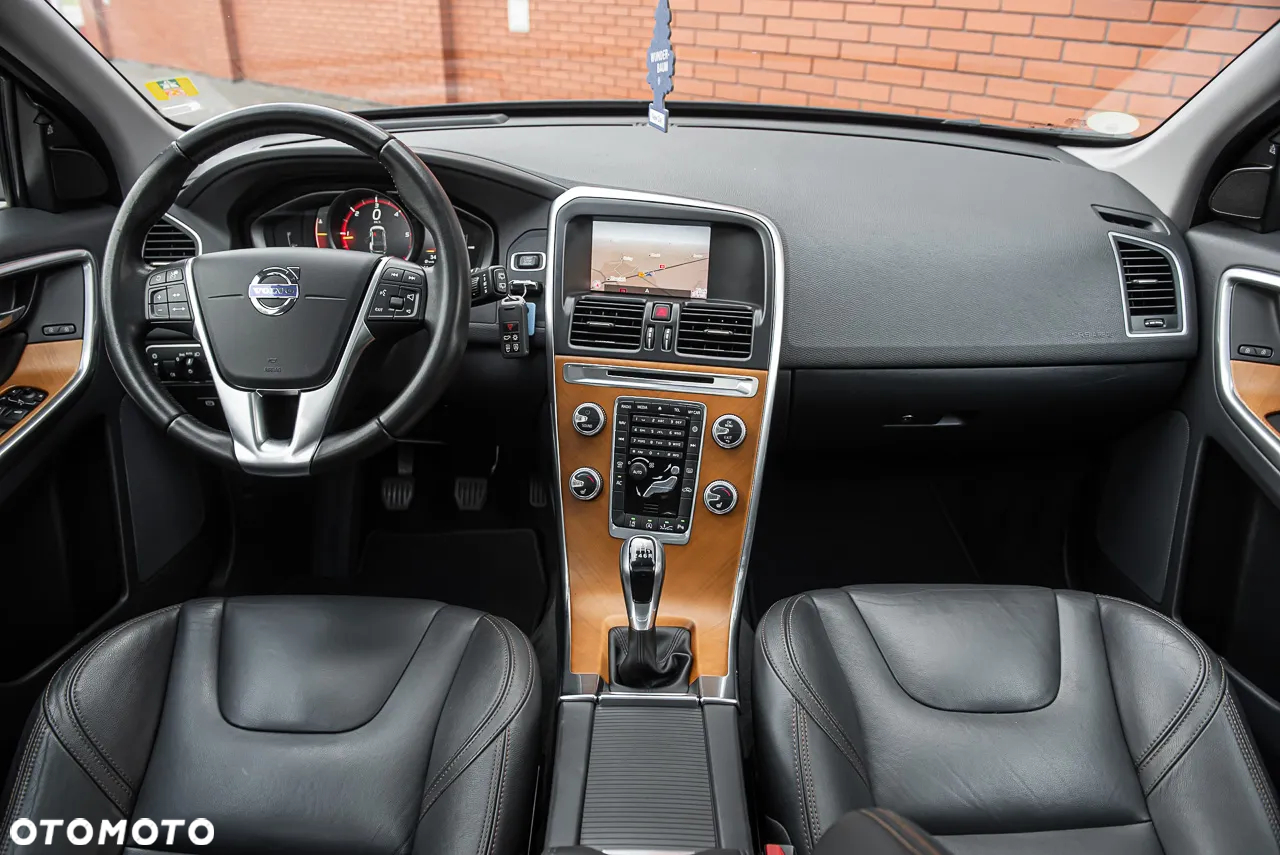 Volvo XC 60 D3 Momentum Pro - 27