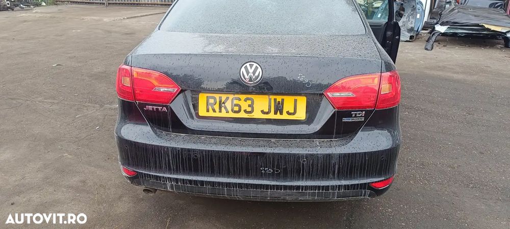 Dezmembrari / Dezmembrez VW Jetta 4 162 1.6 TDI CAYC cutie viteze manuala 5 trepte cod culoare LC9X - 6