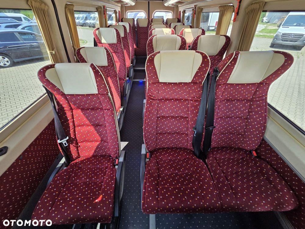 Mercedes-Benz Sprinter - 23