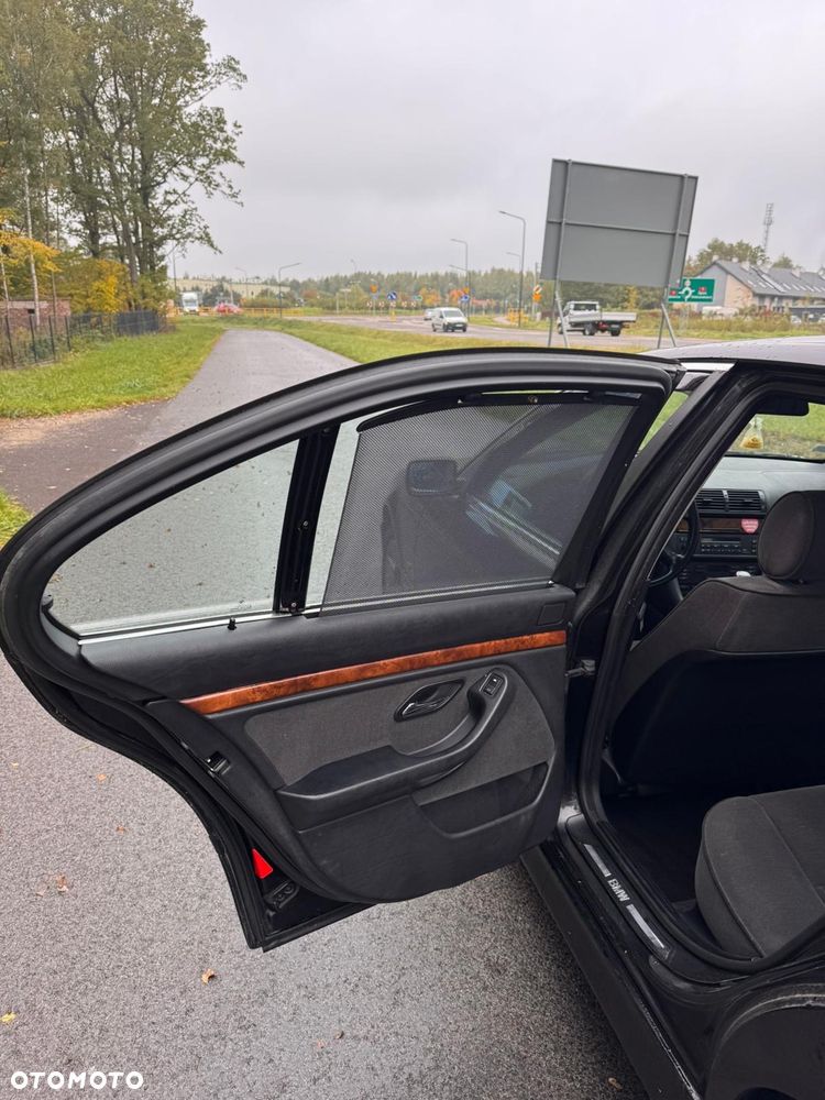 BMW Seria 5 520i - 8