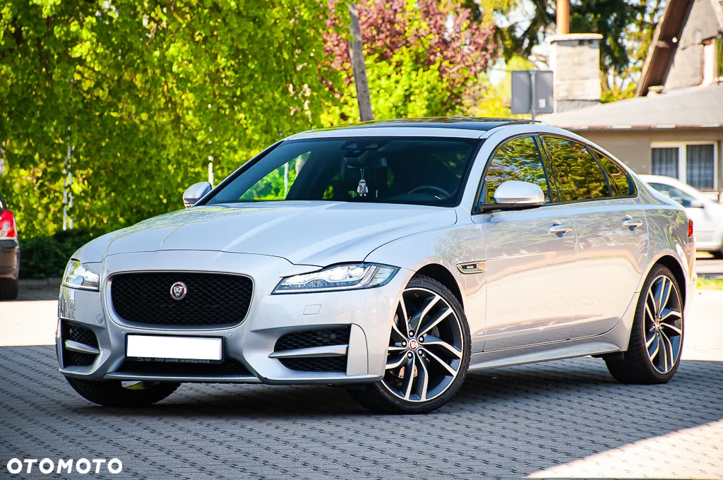 Jaguar XF 2.0 T R-Sport - 3