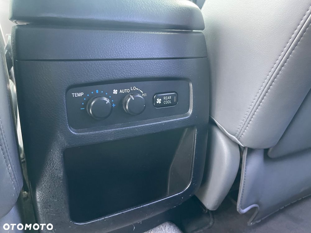 Toyota Land Cruiser - 9