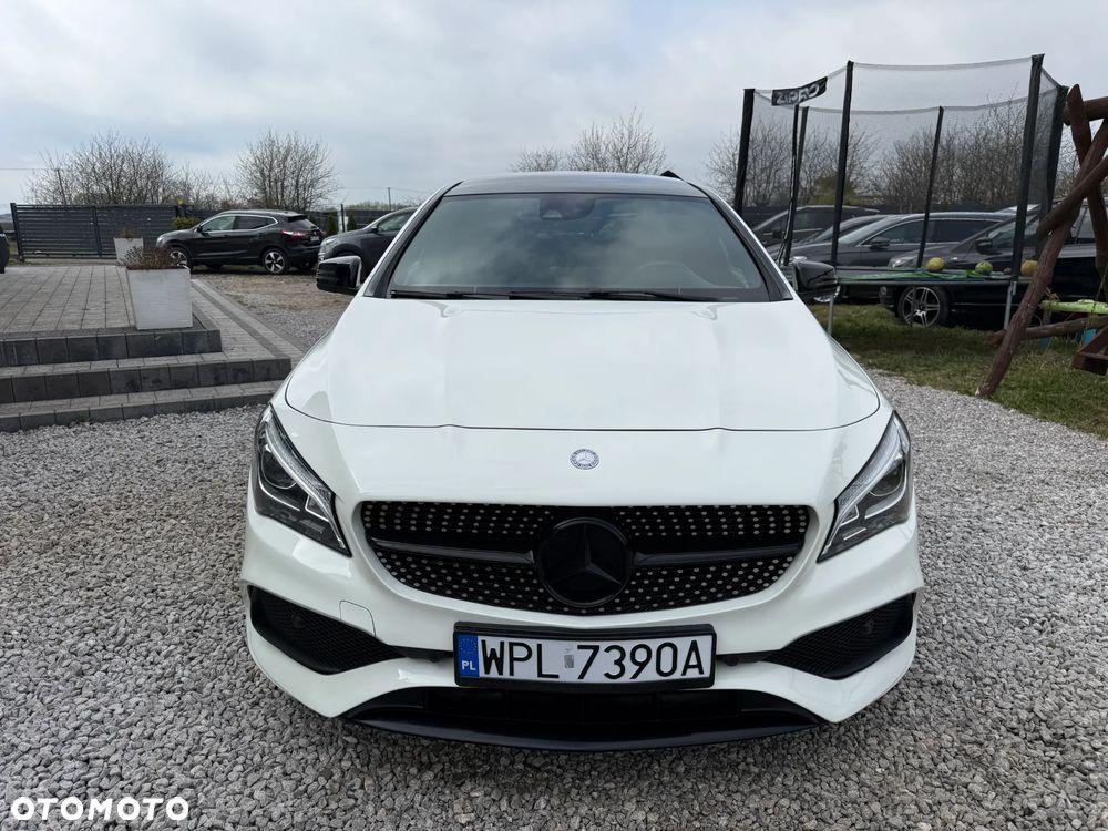 Mercedes-Benz CLA 180 AMG Line - 3
