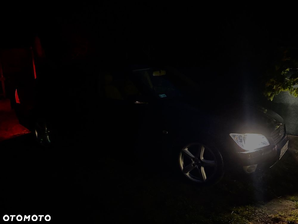 Lexus IS - 21