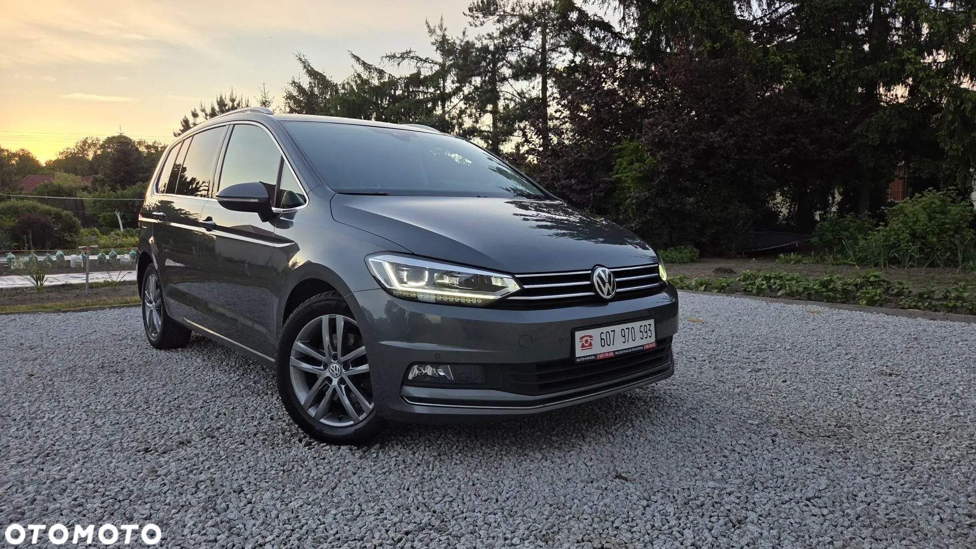 Volkswagen Touran 2.0 TDI SCR Highline - 18