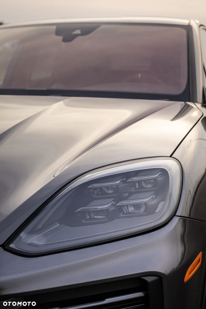 Porsche Cayenne Turbo GT - 12