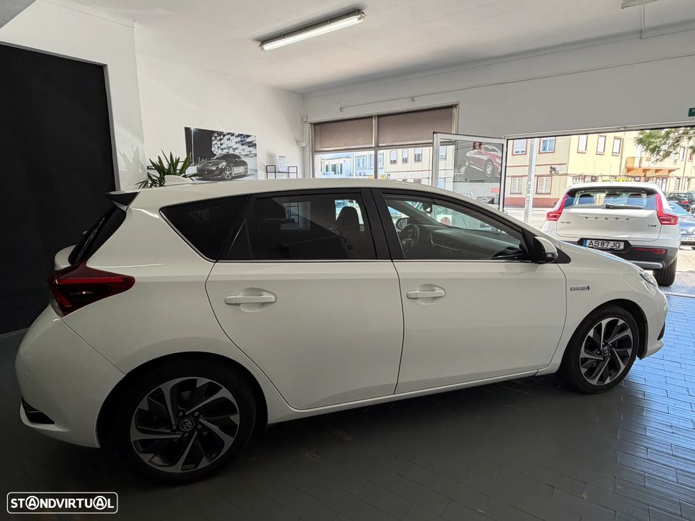 Toyota Auris 1.8 HSD Comfort +P.Sport+Navi - 3