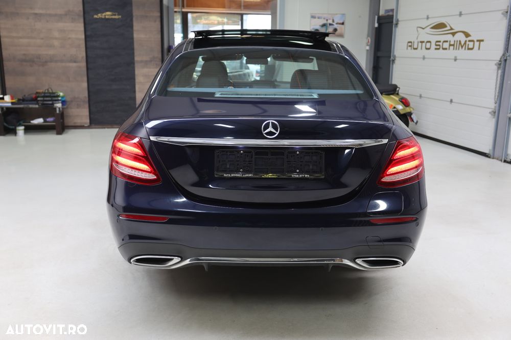 Mercedes-Benz E 300 de 4Matic 9G-TRONIC AMG Line - 4