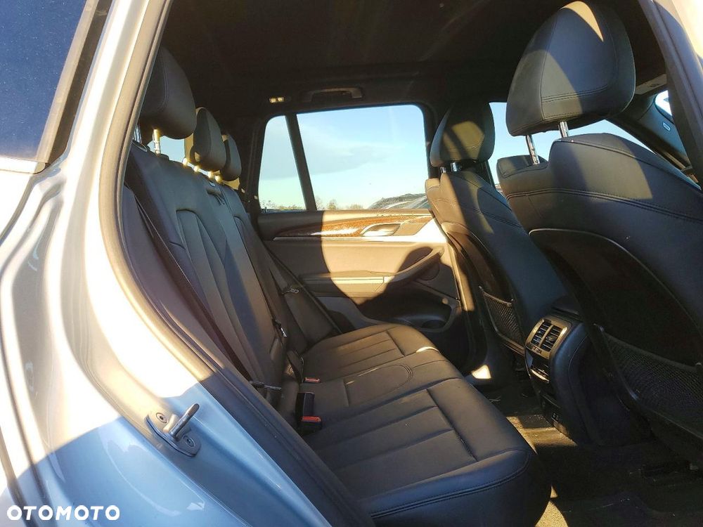 BMW X3 xDrive30i Luxury Line - 13
