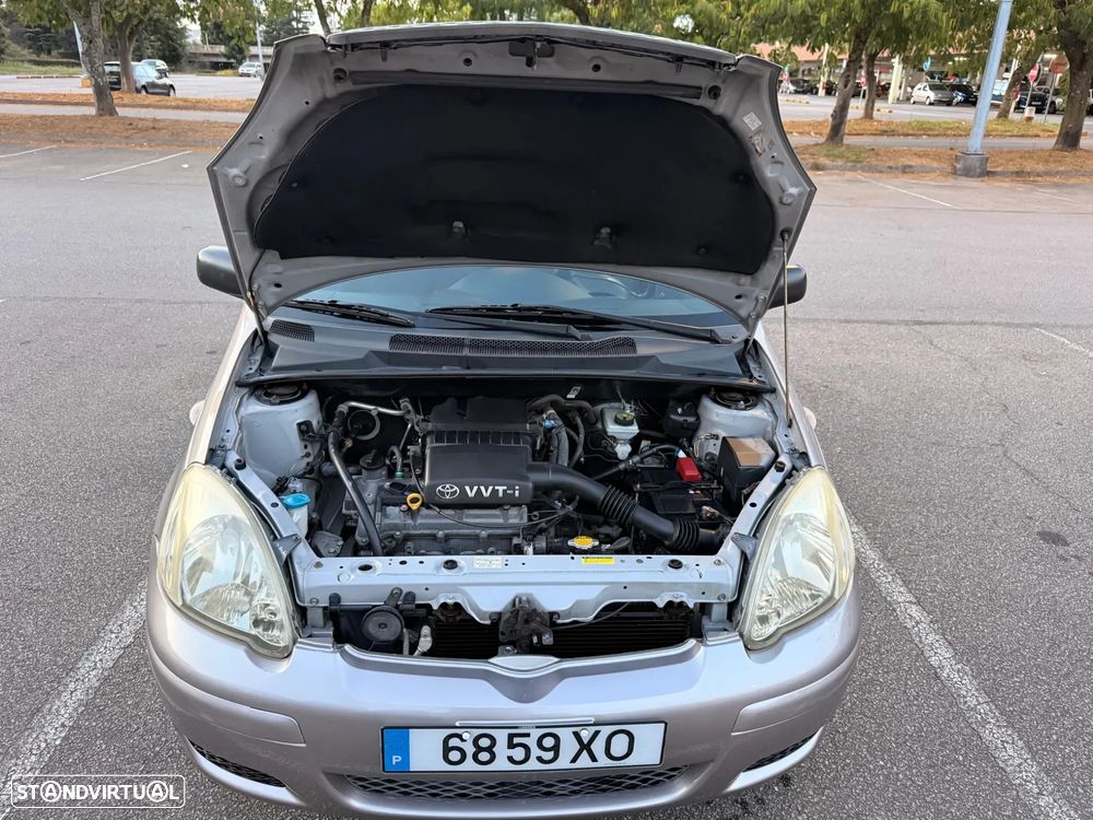 Toyota Yaris 1.0 Sol AC - 11