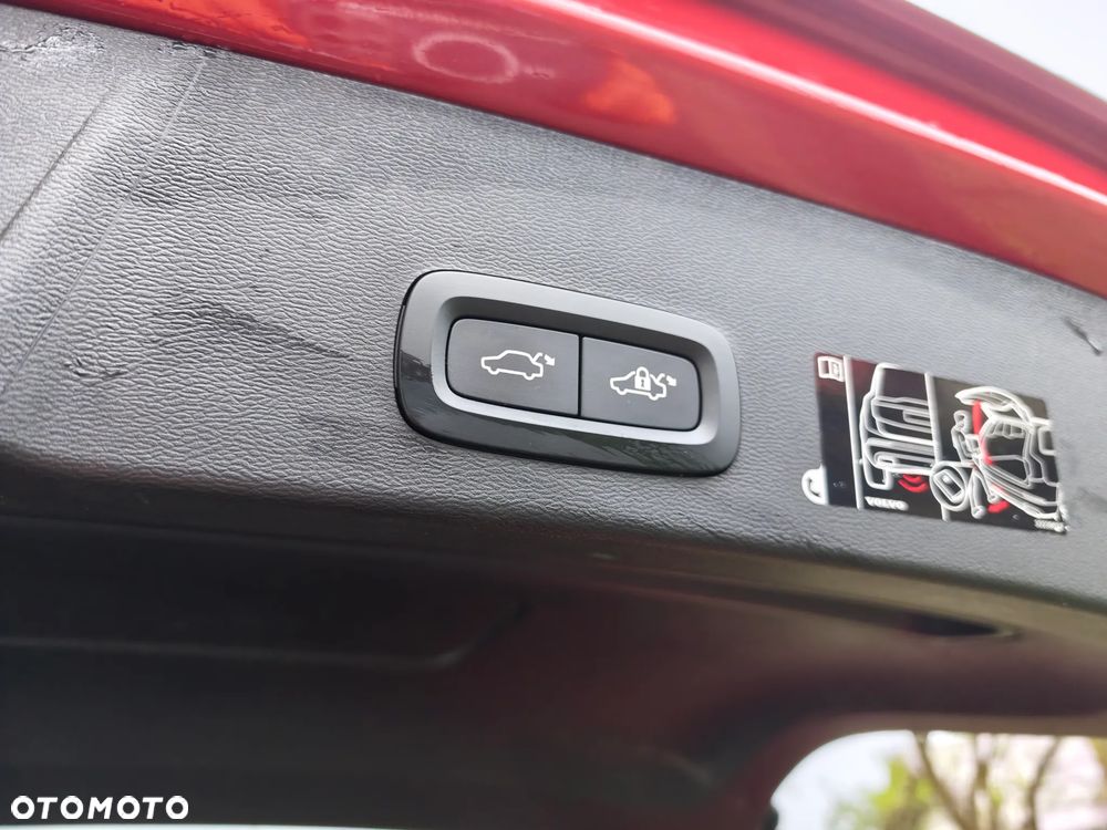 Volvo XC 40 - 32