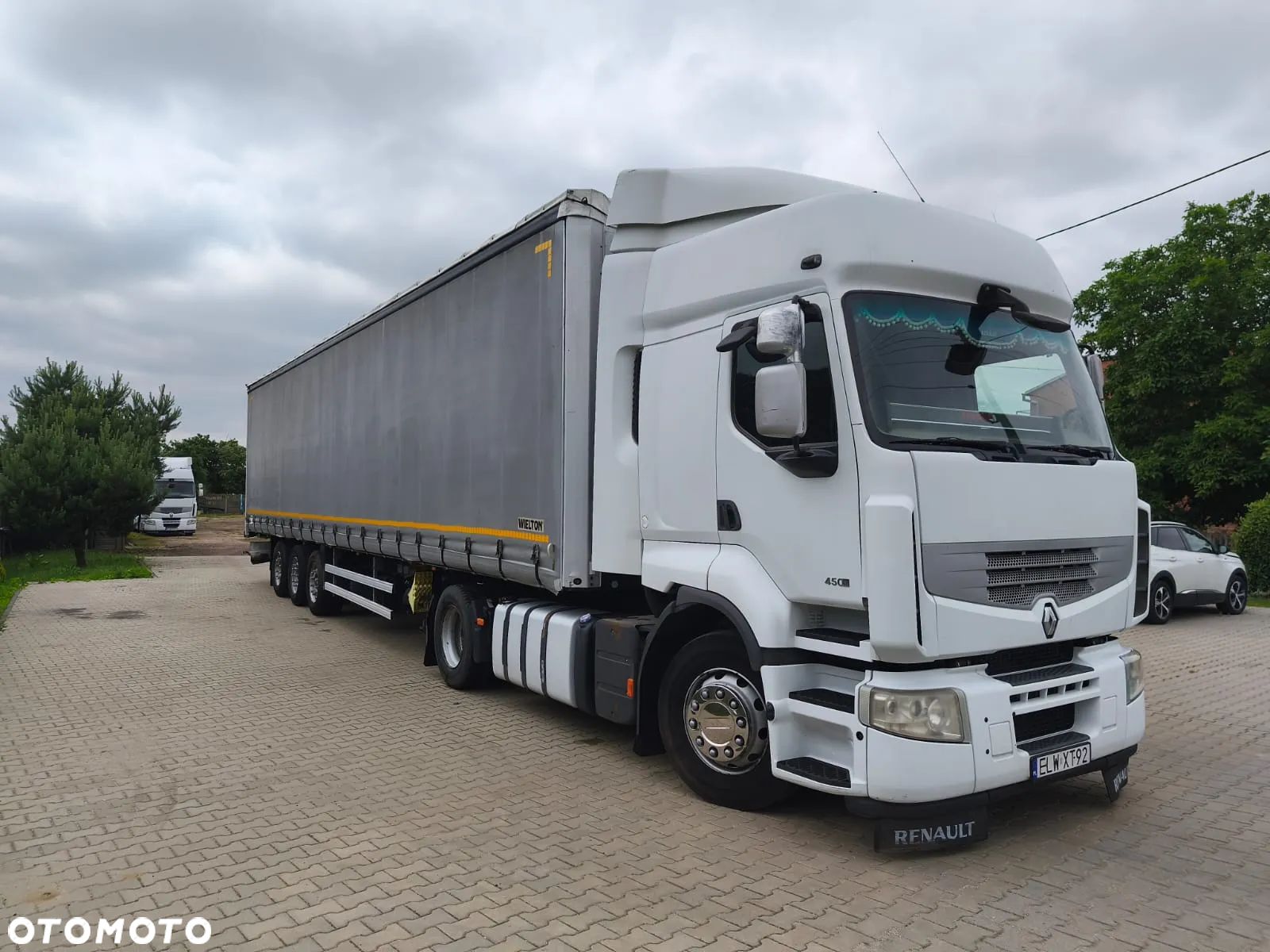 Renault Premium - 1