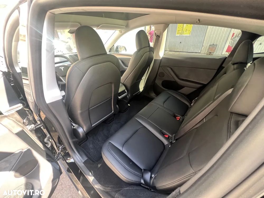 Tesla Model Y Performance Dual Motor AWD - 4