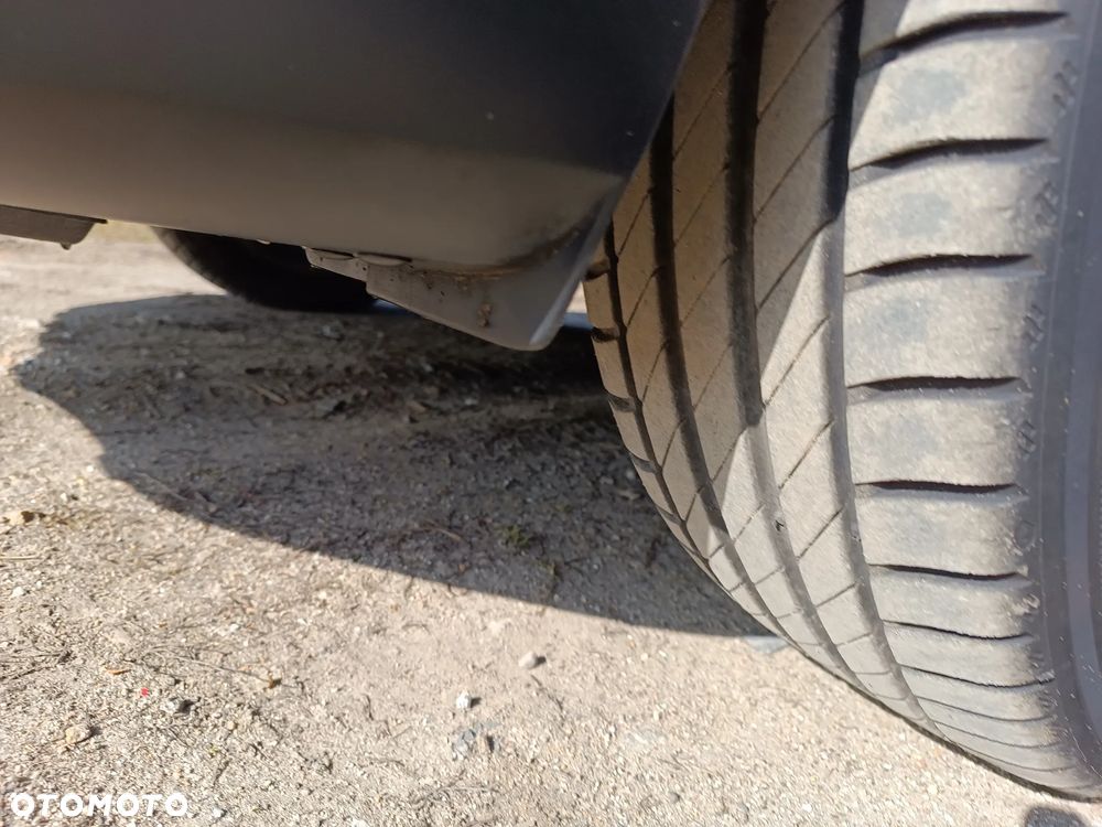 Peugeot 2008 BlueHDi 100 STOP & START Allure - 37
