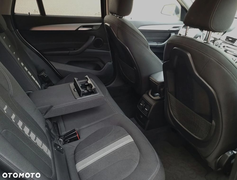 BMW X1 sDrive18i - 13
