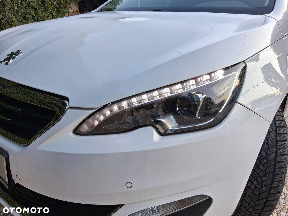 Peugeot 308 SW 1.6 BlueHDi Allure S&S - 22