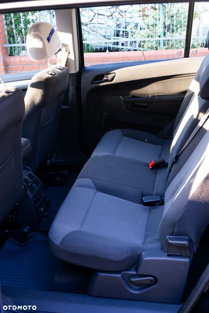 Opel Zafira 1.9 CDTI Essentia - 2