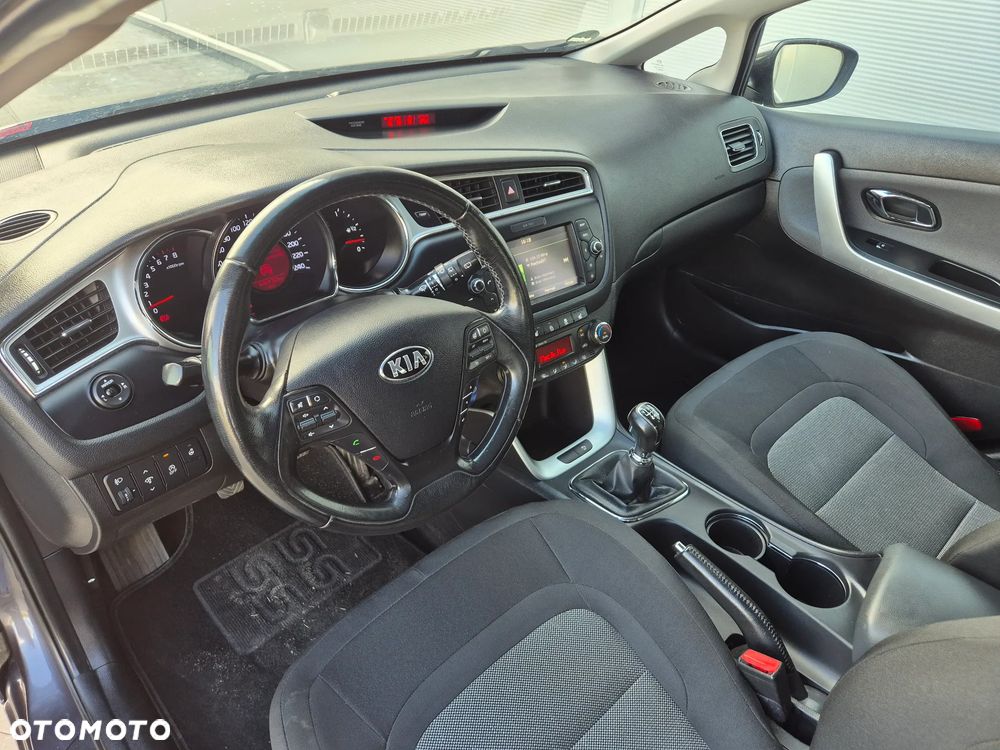 Kia Ceed 1.4 CVVT Dream Team Edition - 23