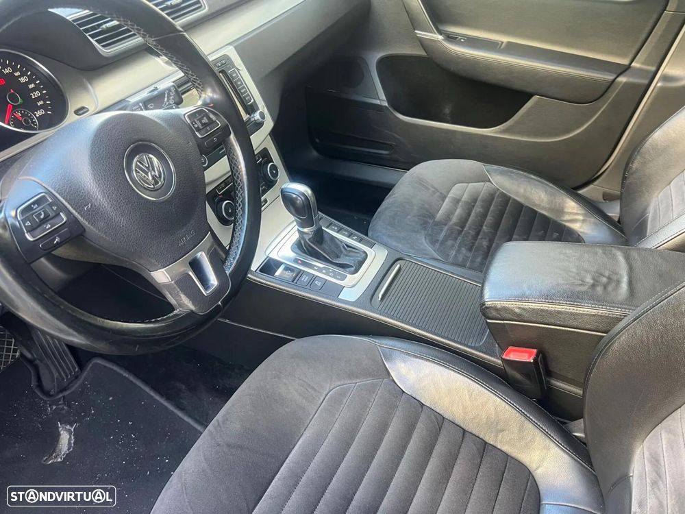VW Passat Variant 2.0 Blue TDI DSG SCR Highline - 19