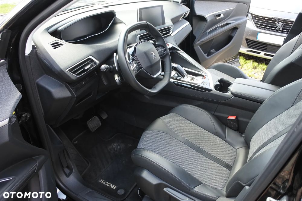 Peugeot 5008 PureTech 130 EAT8 Stop & Start Allure Pack - 10