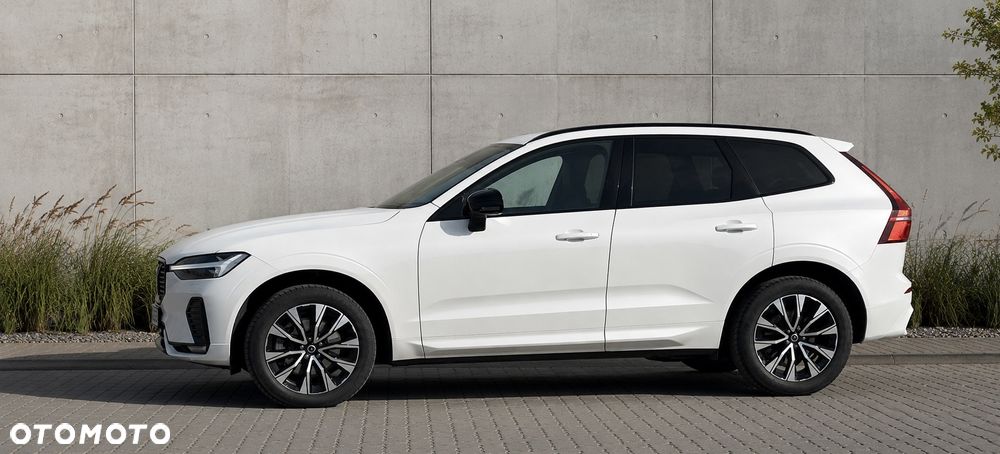 Volvo XC 60 B5 B AWD Plus Dark - 2