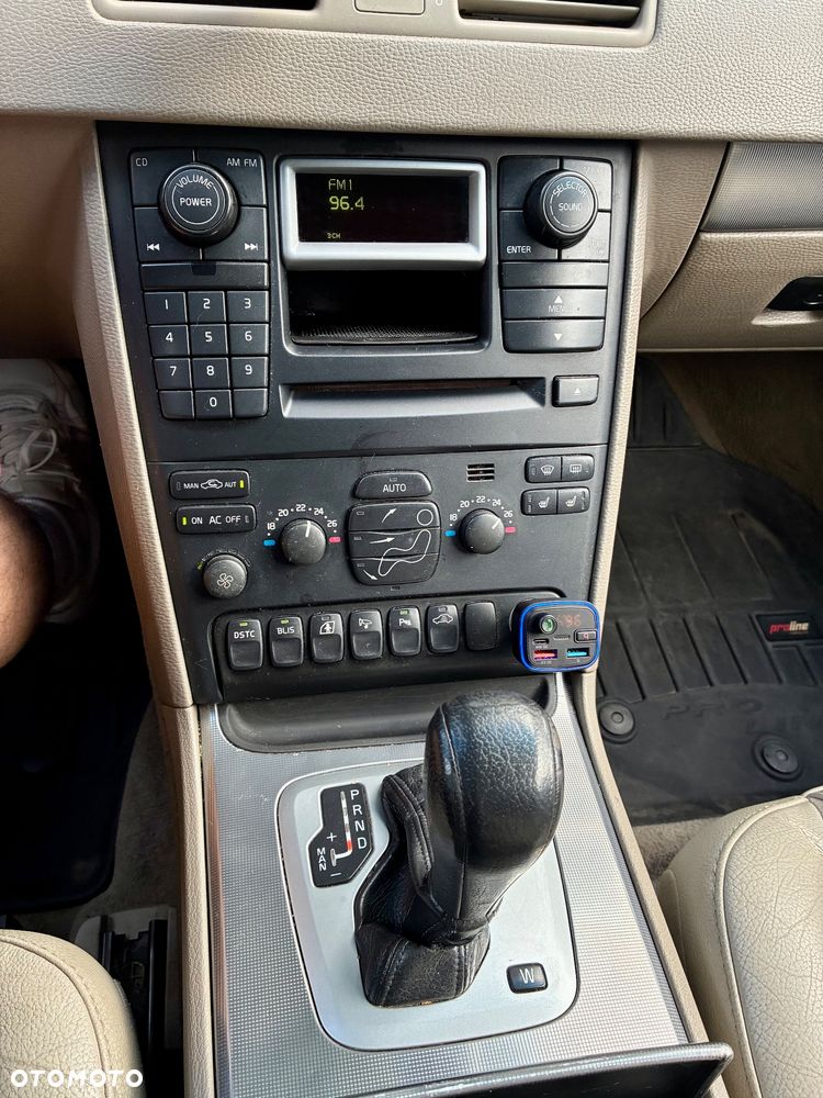 Volvo XC 90 4.4 V8 AWD Momentum - 28