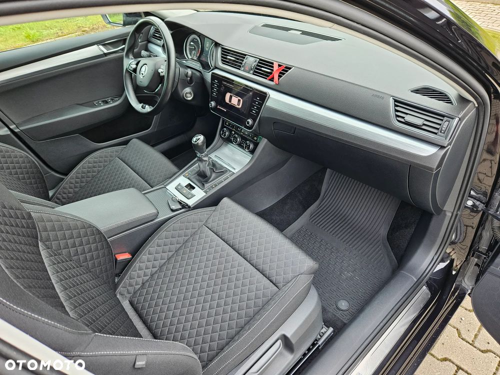 Skoda Superb 2.0 TDI SCR Ambition - 13