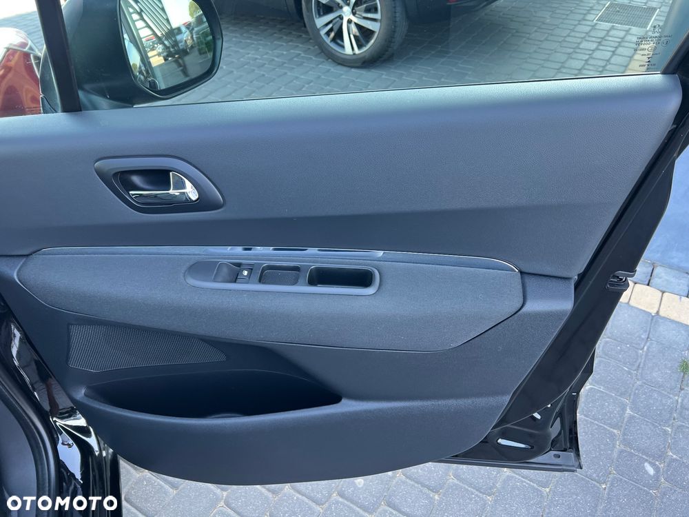 Peugeot 5008 1.2 PureTech Allure S&S - 28