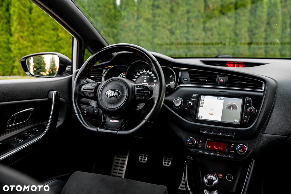 Kia Ceed 1.6 T-GDI GT - 23